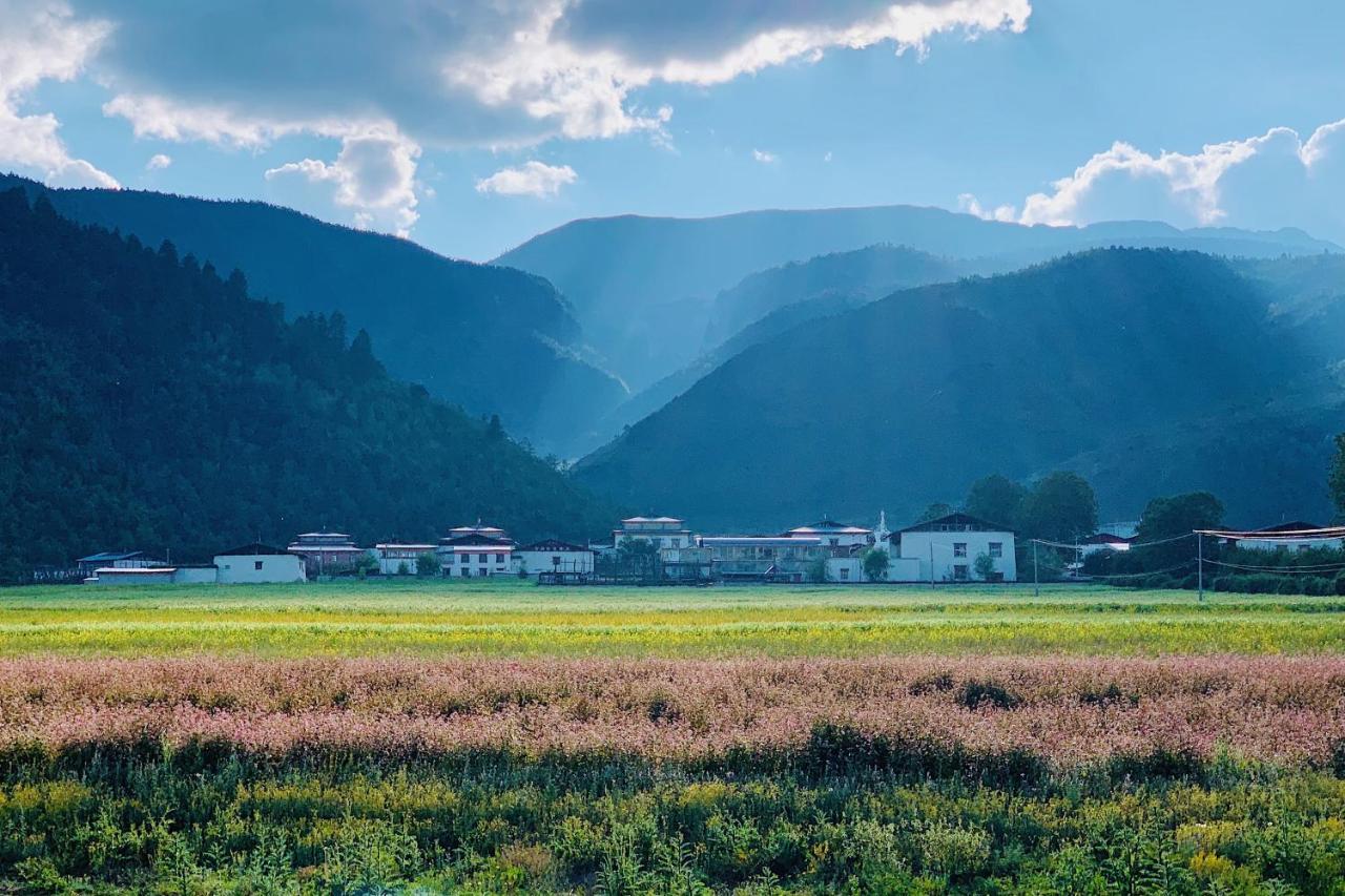 Shangri-La Dala Pasture Hotel Deqen Exteriör bild